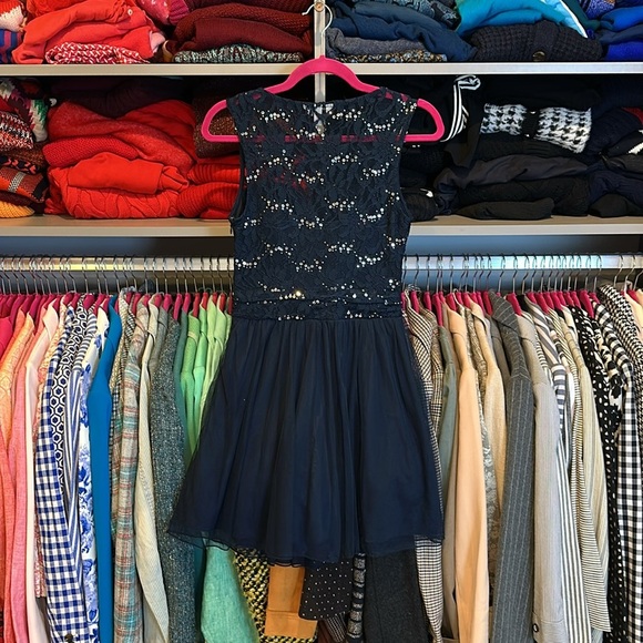 Speechless navy lace with silver sequins sleeveless dress size 7 - Picture 3 of 3